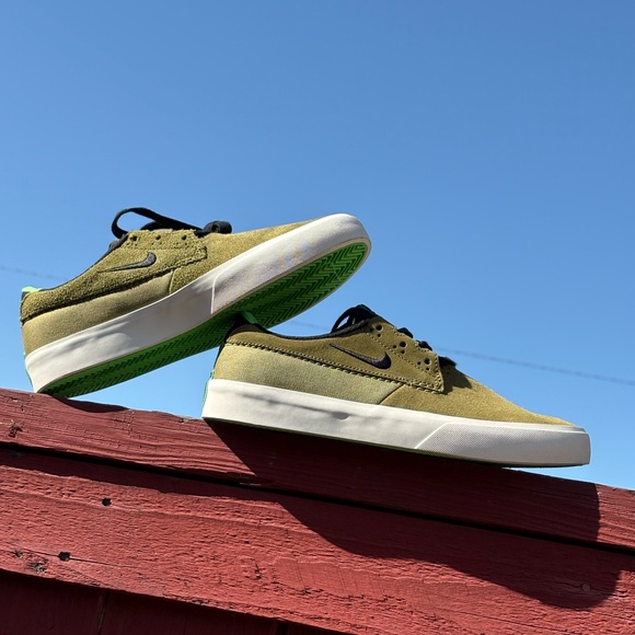 Nike SB Shane O’Neill Suede Sneakers - Picture 9 of 12
